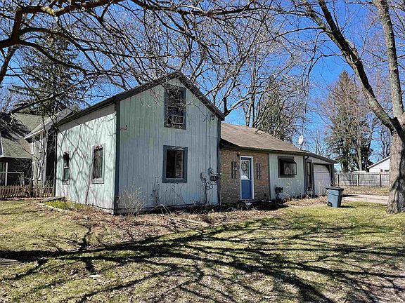 3rd image of 318 School St
