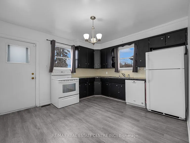 29 Harrison Ave — Photo 18