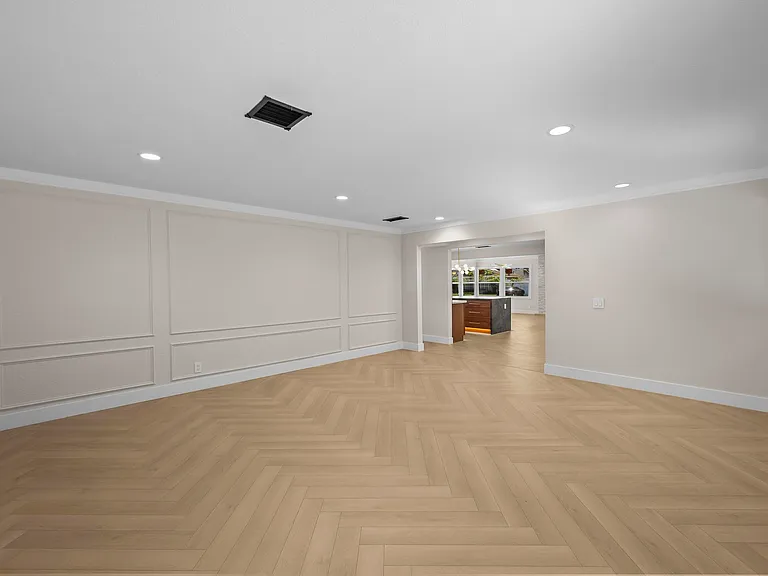 9433 Geranium Cir — Photo 26