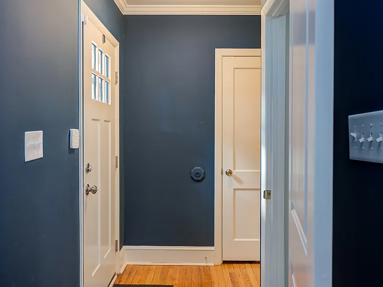 2606 Wade Ave — Photo 5