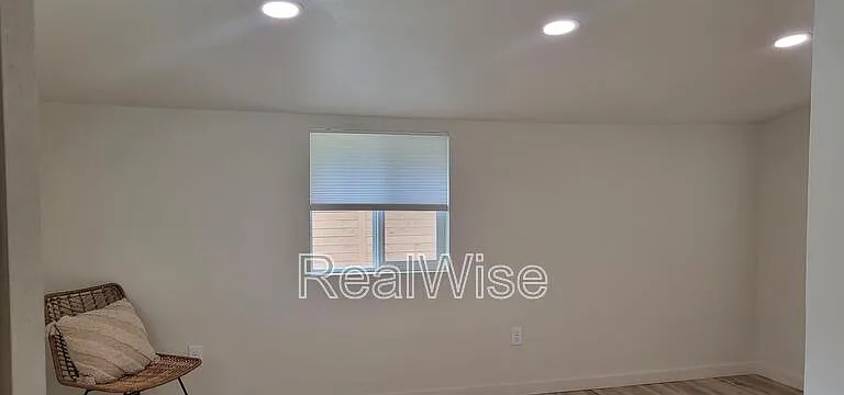 509 NW C St #5 — Photo 11