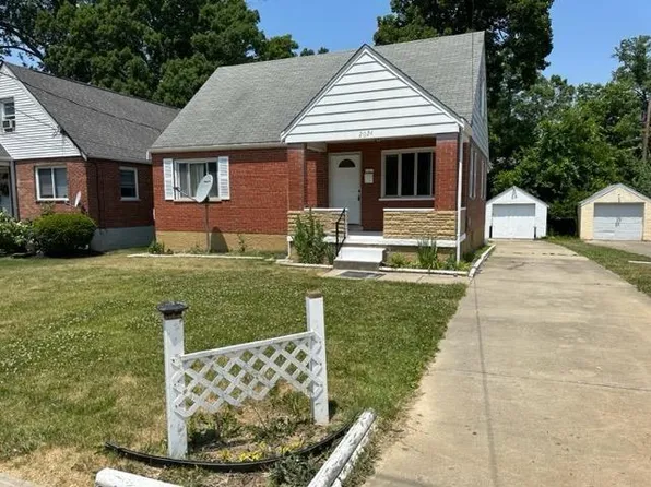 2024 Carpenter Dr, Cincinnati, OH 45239