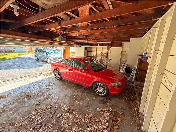 3rd image of 6111 Woodson Rd