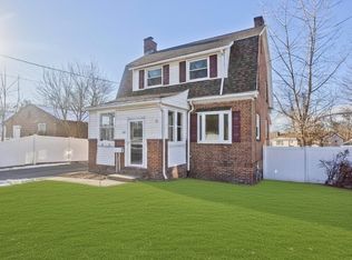 566 Broadway St, Chicopee, MA 01020