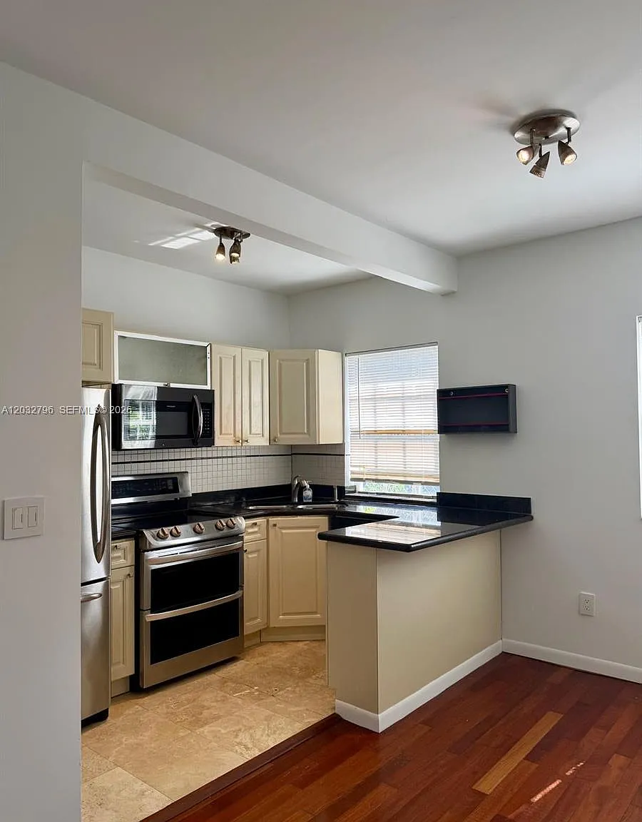 Mystic Condo — Photo 2