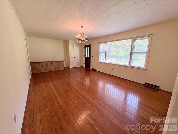 3rd image of 30 Cypress Rd