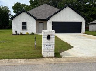 6054 Whitecliff Dr, Jonesboro, AR 72405