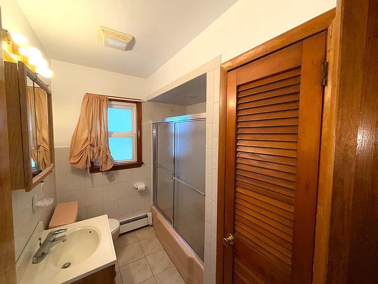 20 Beech St #2 — Photo 4