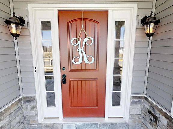 2nd image of 526 Loxley Ln