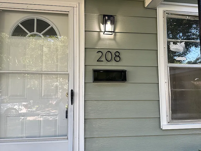 208 Pike — Photo 6