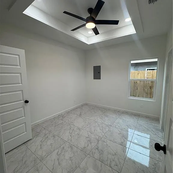 5804 Notre Dame Ave #3 — Photo 7
