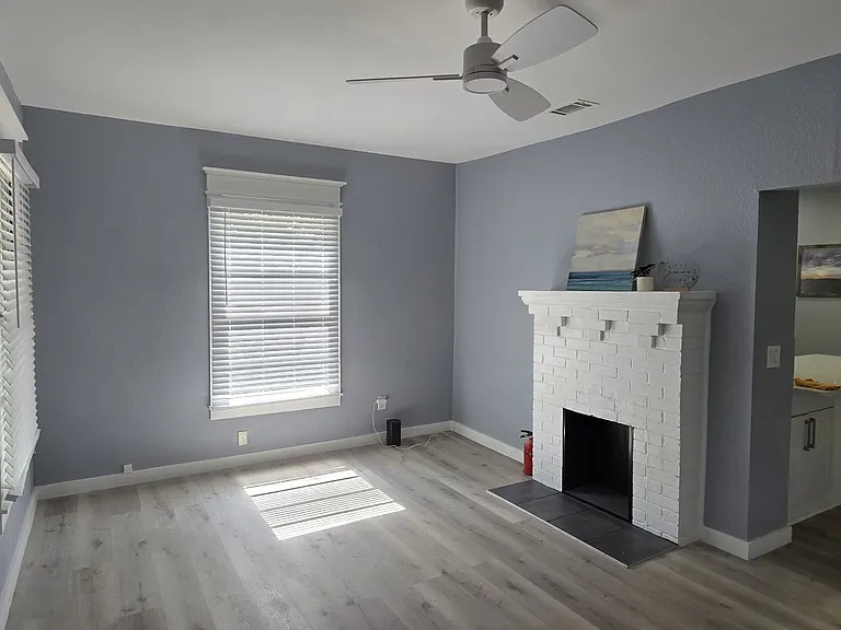 305 E Adalee St — Photo 4