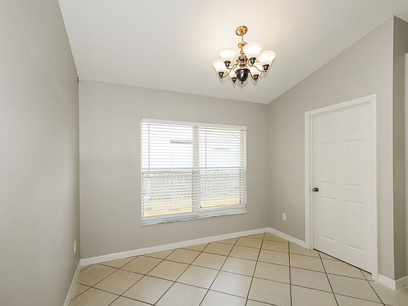 5th image of 19616 Wyndmill Cir