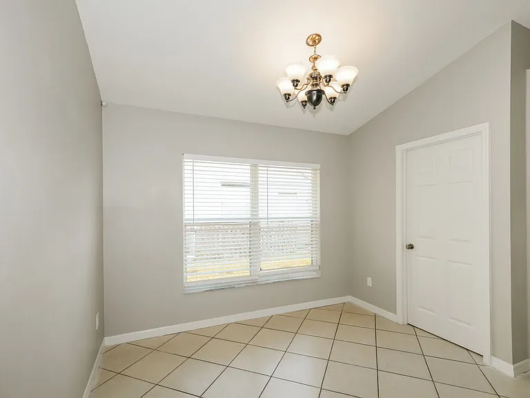 19616 Wyndmill Cir — Photo 5