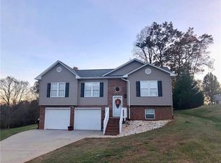 2218 Olde Valley Dr, Hudson, NC 28638