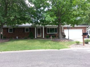 5 Burr Oak Dr, Highland, IL 62249