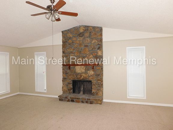 4th image of 4435 Crescent Park Dr