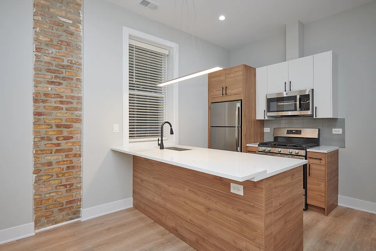 Building Photo - 3039 W 19th St #1