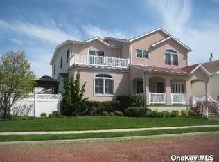 125 W Penn St, Long Beach, NY 11561