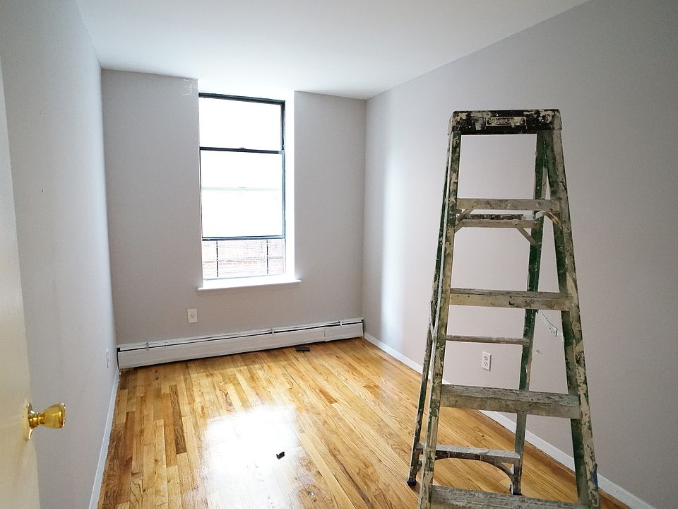 2nd image of 1908 Belmont Ave APT 2H