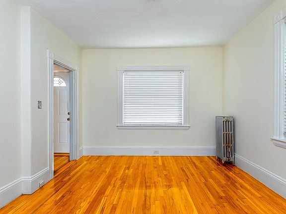 4th image of 48-50 Pleasant St