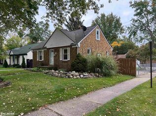 981 Voorheis St, Pontiac, MI 48341