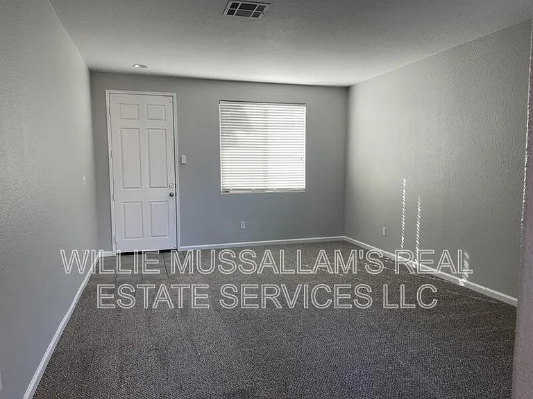 4117 Rogers Canyon Rd — Photo 2