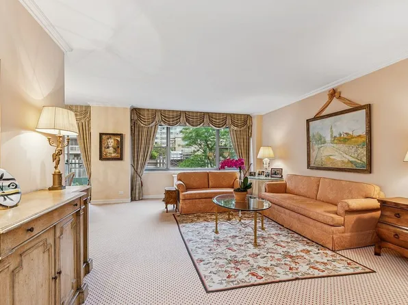 150 E 69th St #3R, Manhattan, NY 10021