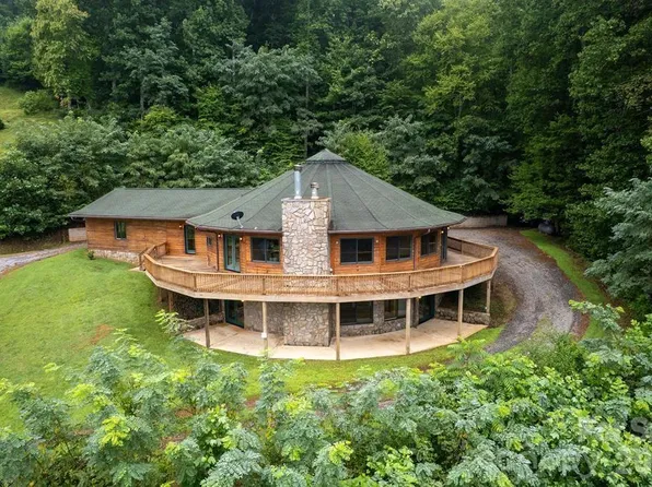 417 Quiet Forest Ln, Sylva, NC 28779
