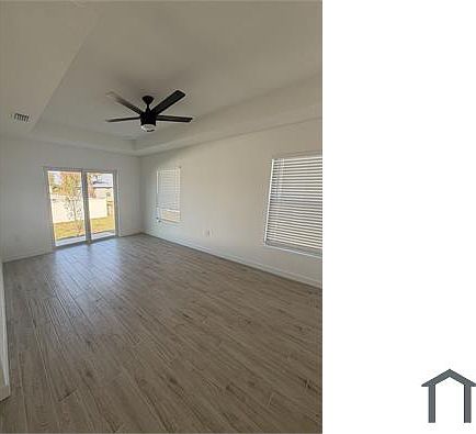 5th image of 3026 NE 6th Pl