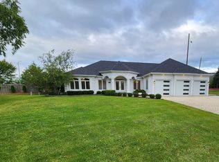 24 Glenoble Ct, Oak Brook, IL 60523
