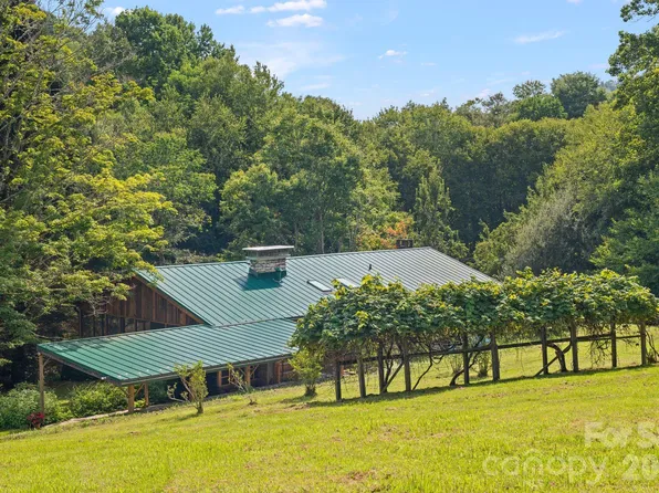 1061 Indian Trail Rd, Mars Hill, NC 28754