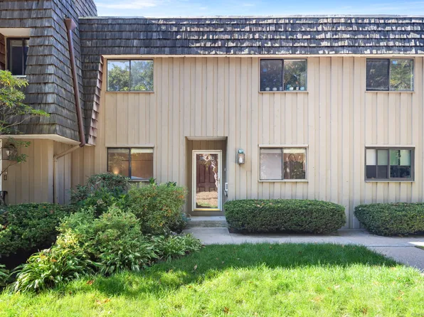 79 Ledgebrook Drive #79, Norwalk, CT 06854
