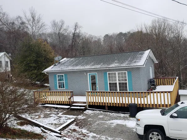 312 16th St N, La Follette, TN 37766
