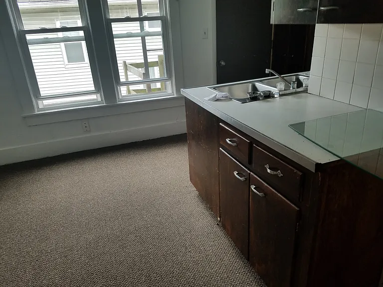 347 E Crain Ave — Photo 5