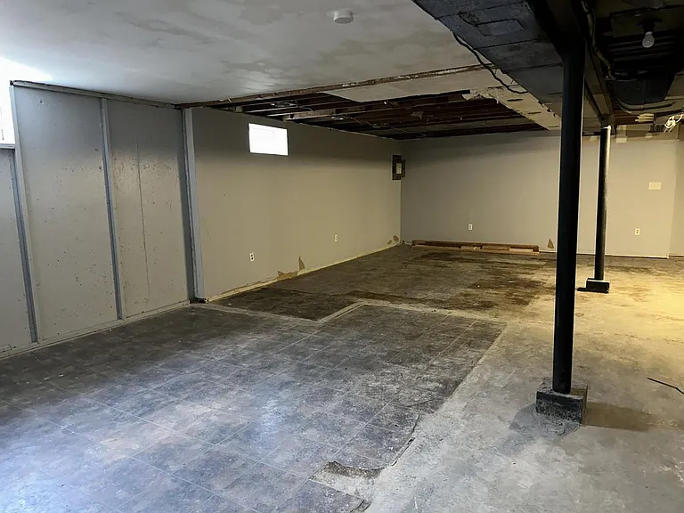 107 Anistasia Dr — Photo 21