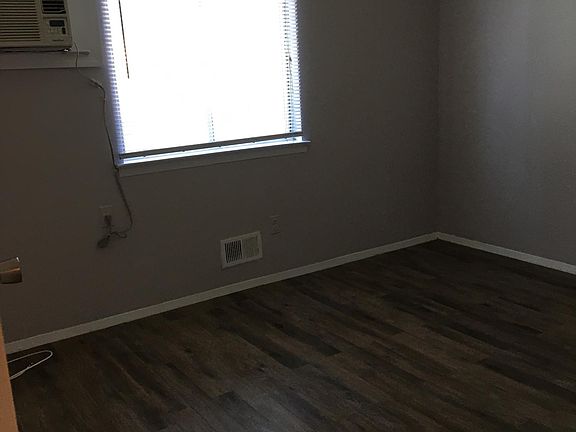 5th image of 54 Elwood Ave