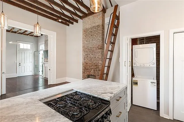 1300 Chartres St — Photo 12