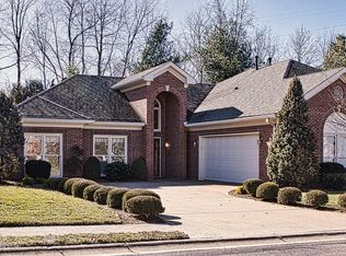 10010 Forest Village Ln, Louisville, KY 40223