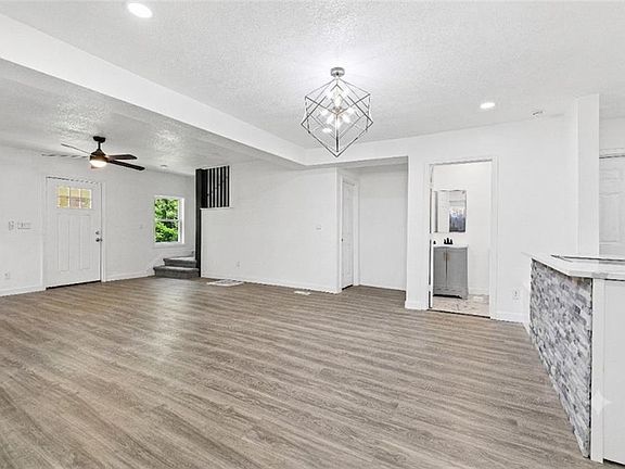3rd image of 3911 Chestnut Ave