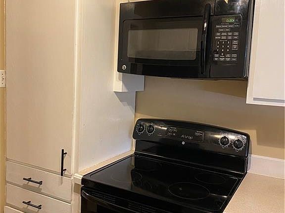 3rd image of 6008 Ball Ln #B