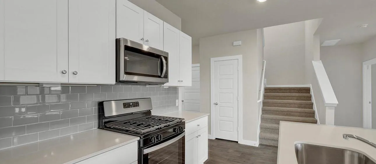 4 bed, 3.0 bath, 2164 sqft, $2,100 — Photo 3