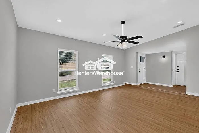 4413 Campion Ln — Photo 4