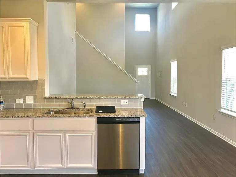 1225 Fairhaven Gtwy — Photo 2