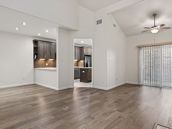 3rd image of 114 Oakwell Farms #114