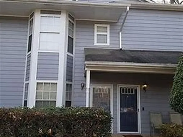 6014 Treetop Ct, Charlotte, NC 28212