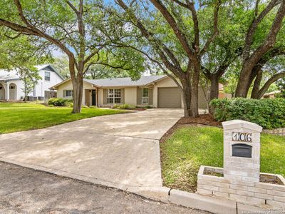 106 Castleoaks Drive, Castle Hills, TX, 78213