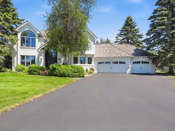 10368 Bluff Rd, Eden Prairie, MN 55347