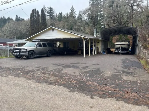 48393 7th St, Oakridge, OR 97463