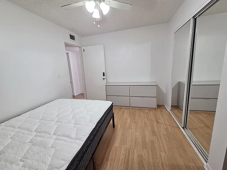 2601 SW Archer Rd #G327 — Photo 11